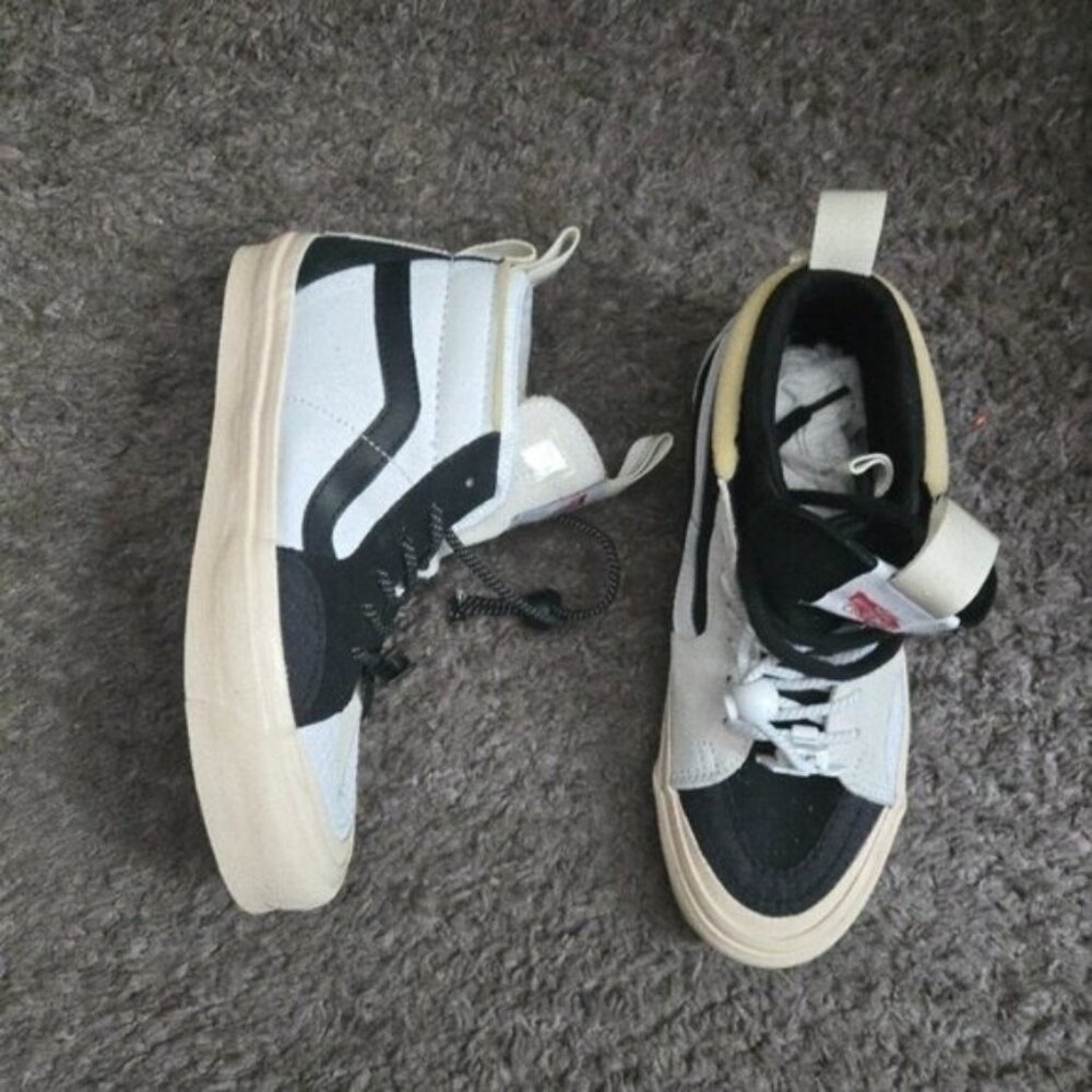 Vans ABC. Sk8 Hi EXT Women Size 8 Mismatched Black And White 012026 - Picture 5 of 11